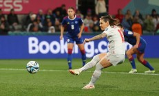 爱游戏:FIFPRO谈女足前交叉韧带撕裂：调整球场，缩小赛程